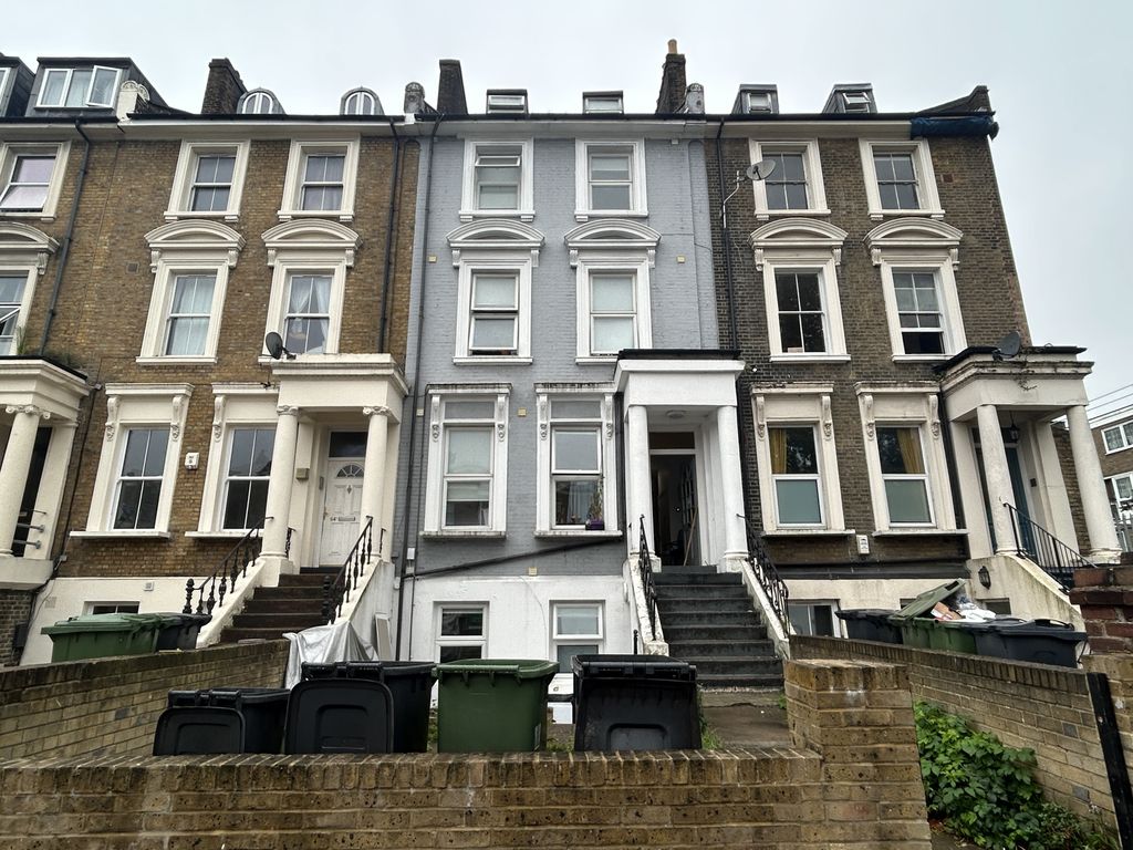 17 bed property for sale in 62 Lewisham Way, New Cross, London SE14, £