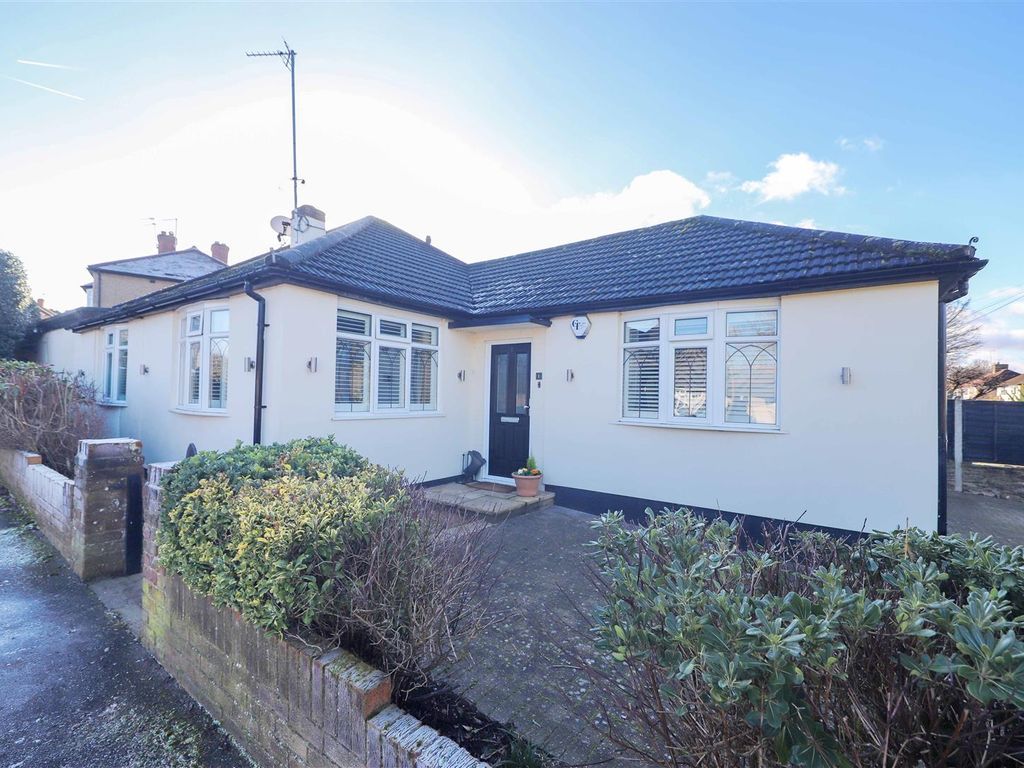 3 bed detached bungalow for sale in Woodville Gardens, Ruislip HA4 Zoopla