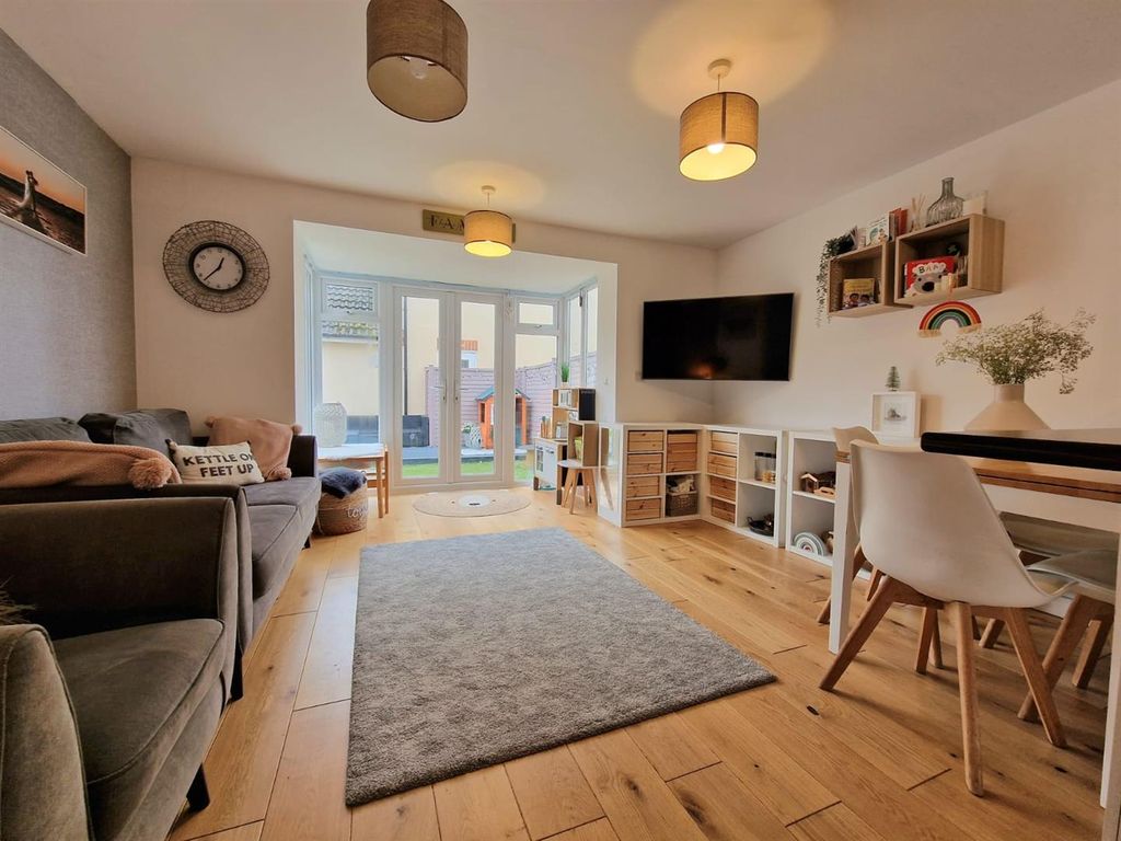 3 bed end terrace house for sale in Swallow Way, Cullompton EX15 Zoopla