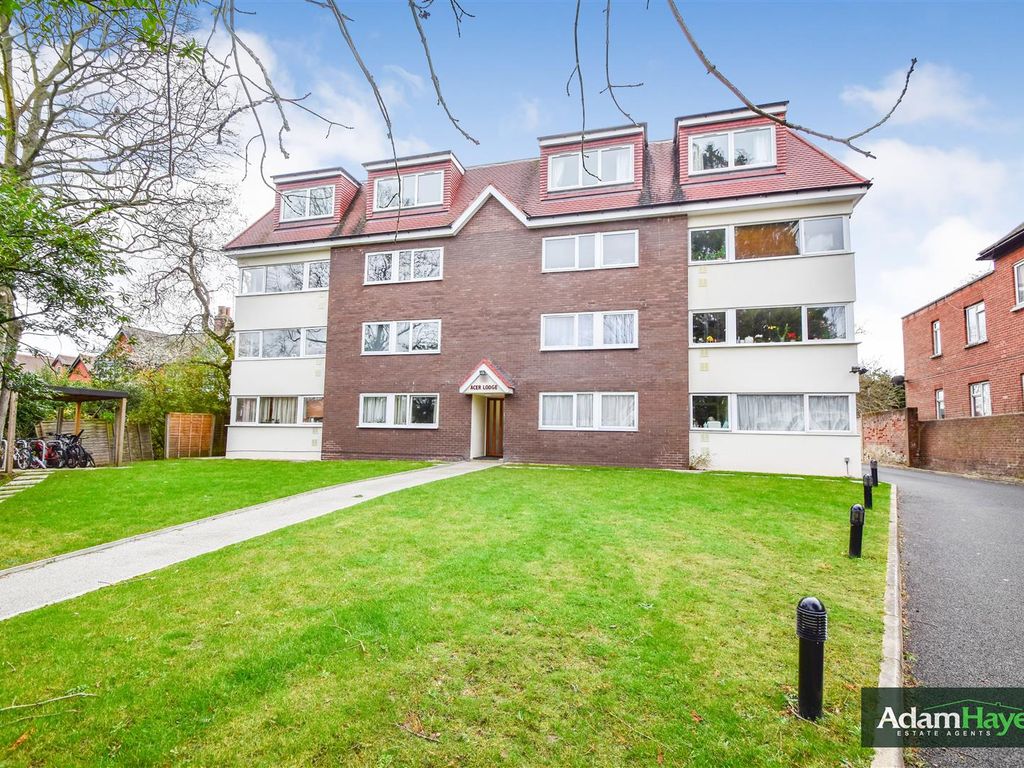 2 bed flat to rent in Torrington Park, North Finchley N12, £1,800 pcm