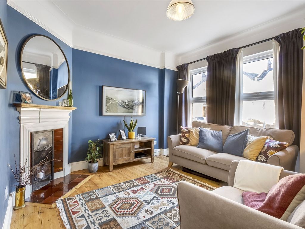 3 bed terraced house for sale in Hewitt Avenue, London N22, £700,000