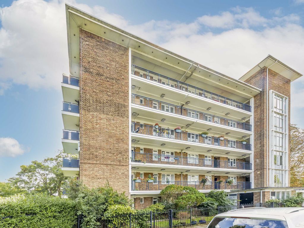 St. Thomas Road, London W4  