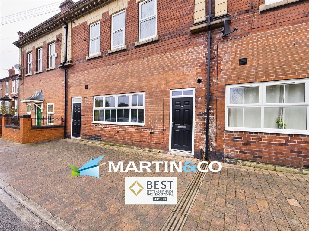 2 bed flat to rent in Railway Terrace, Fitzwilliam, Pontefract WF9, £