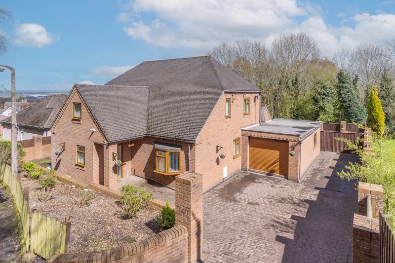 5 bed detached house for sale in West Road, Ketley Bank, Telford TF2