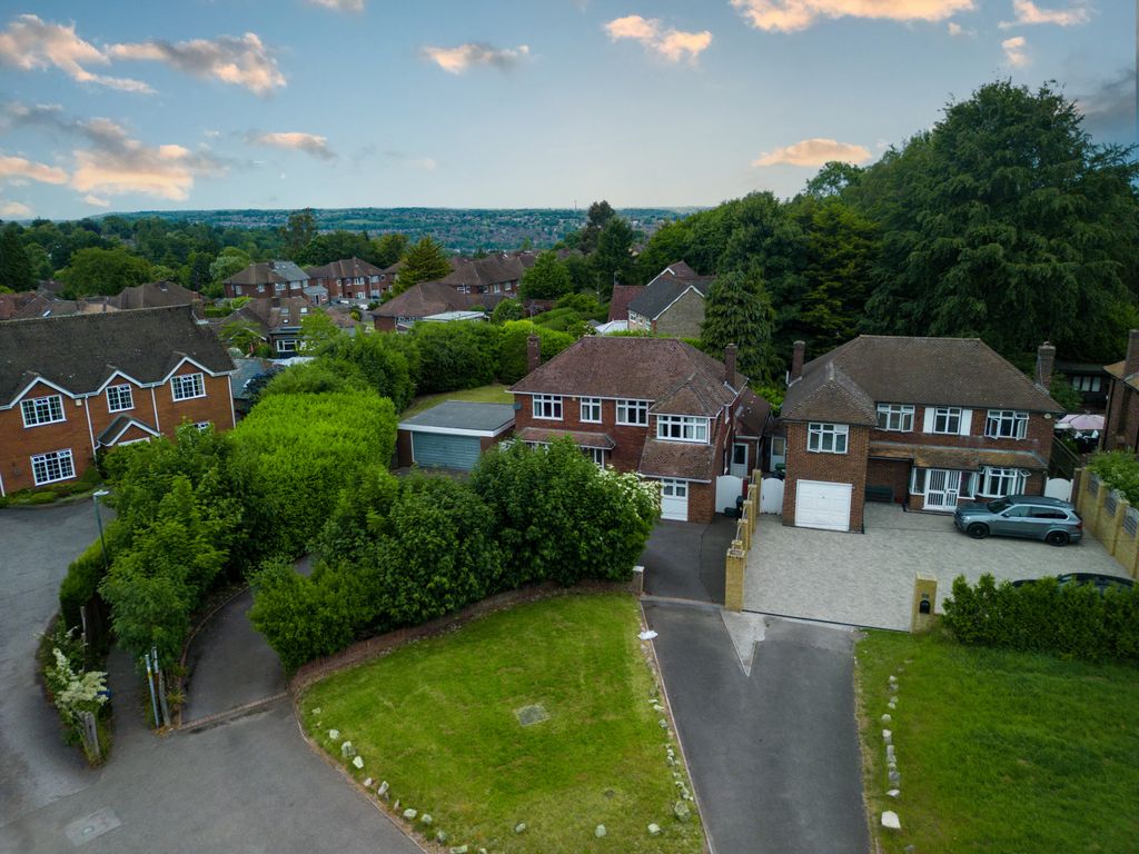 4 bed detached house for sale in Marlow Road, High