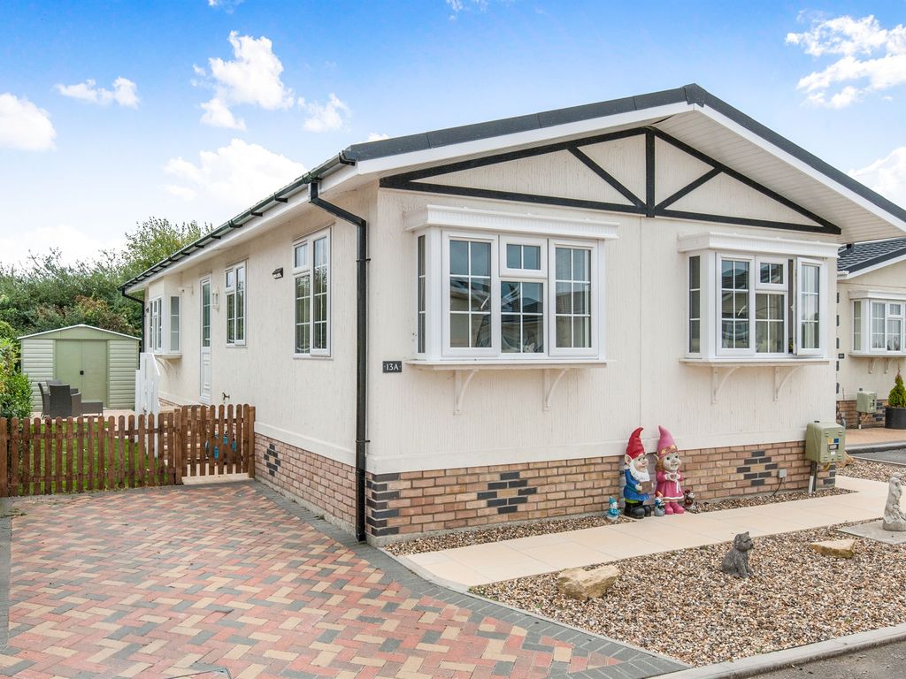 2 bed mobile/park home for sale in Debenham Corner, Wetheringsett