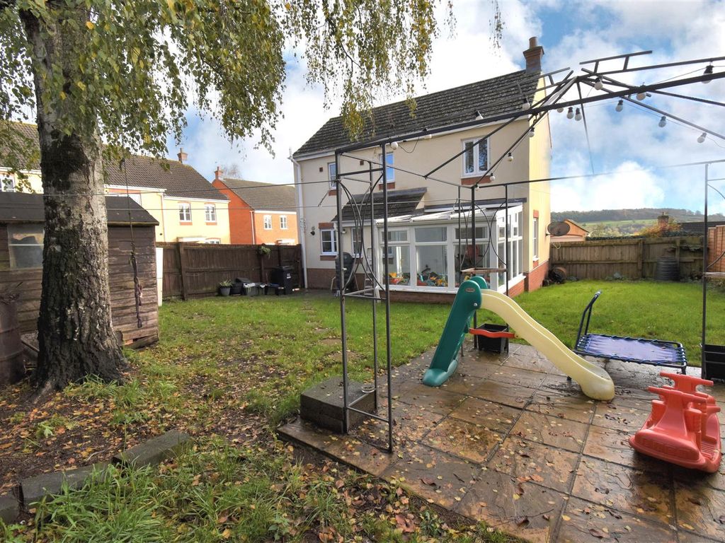 3 bed detached house for sale in Highland Park, Uffculme, Cullompton