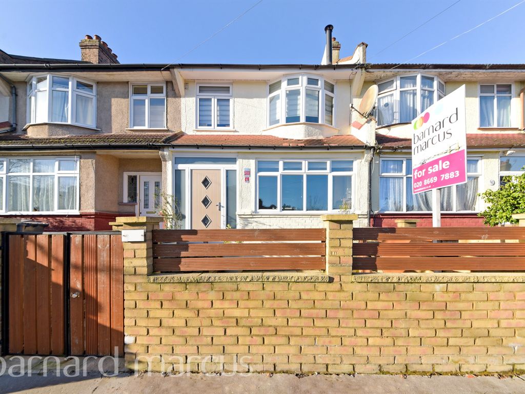 4 bed terraced house for sale in Lynwood Gardens, Waddon, Croydon CR0