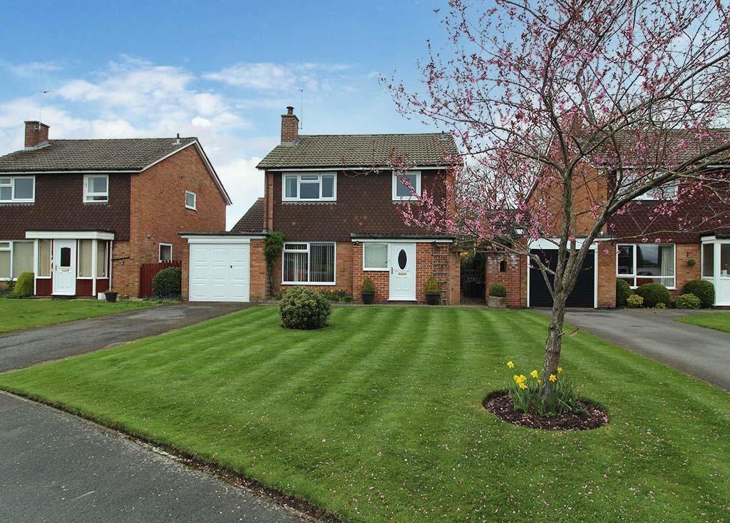 4 bed detached house for sale in Mallorie Close, Ripon HG4 Zoopla