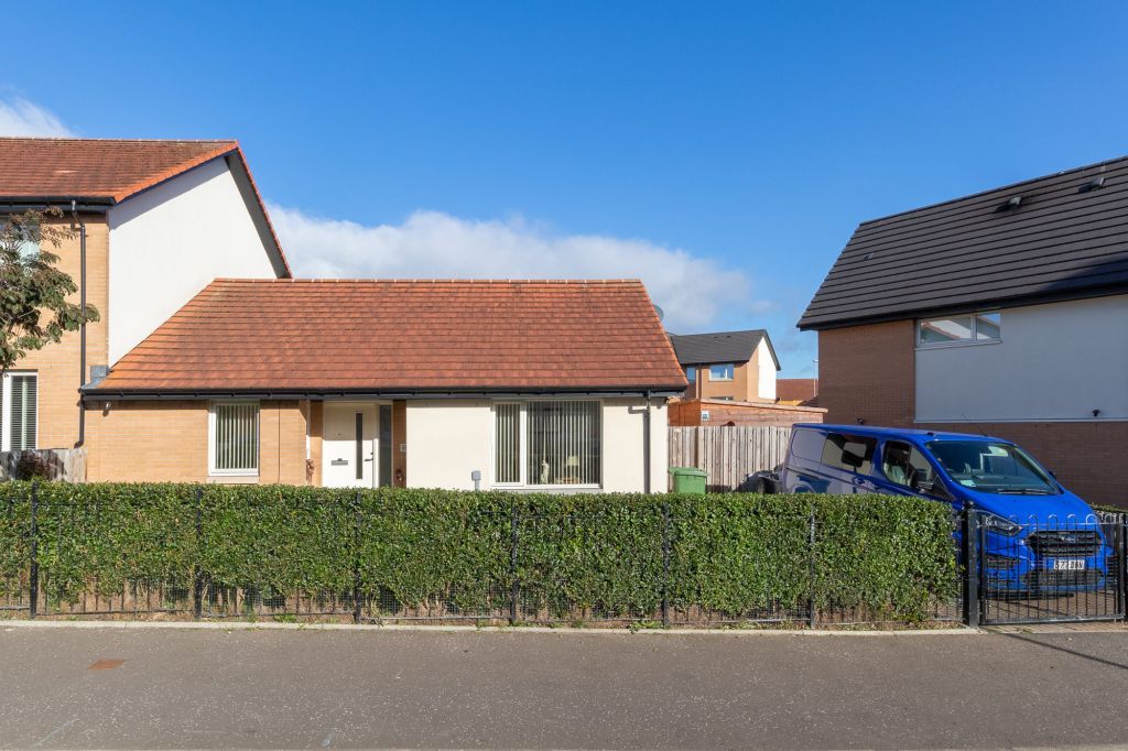 2 bed bungalow for sale in Nairnside Road, Glasgow G21 Zoopla