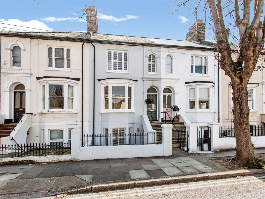 3 bed terraced house for sale in Cambridge Road, SouthendOnSea, Essex
