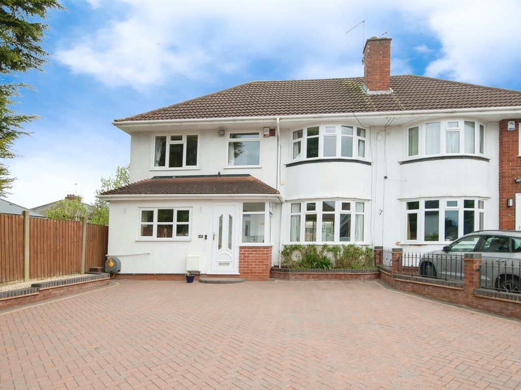 4 bed semidetached house for sale in Boundary Avenue, Rowley Regis B65