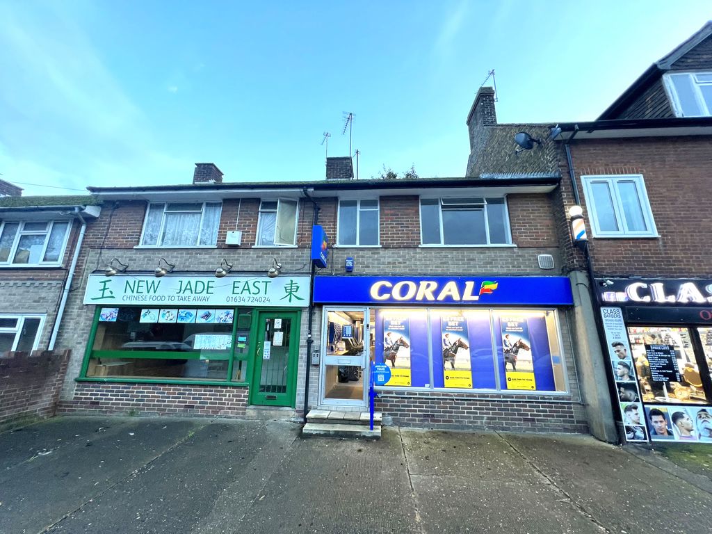 Studio to rent in Darnley Road, Strood, Rochester ME2, £795 pcm Zoopla