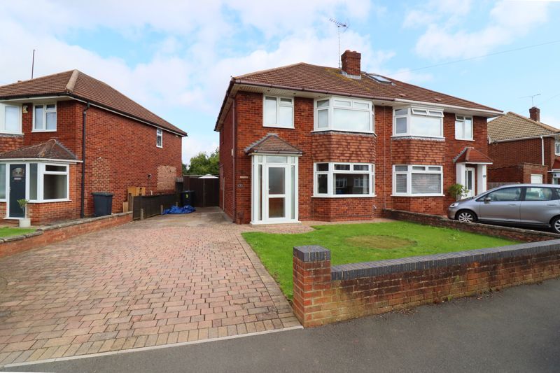 3 bed semidetached house to rent in Lavington Drive, Longlevens