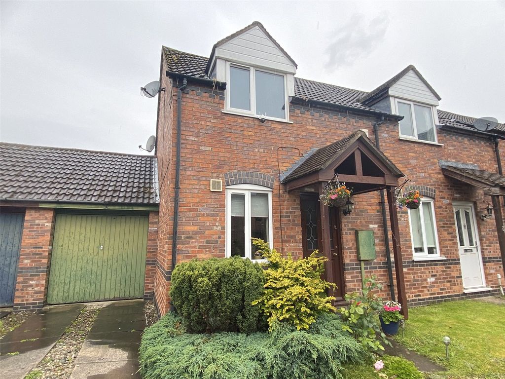2 bed end terrace house for sale in Kesworth Drive, Priorslee, Telford