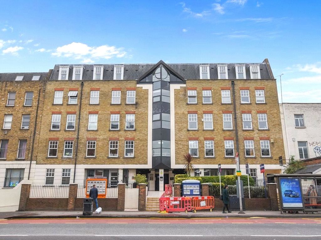 1 bed flat to rent in Hackney Road, London E2, £1,690 pcm Zoopla