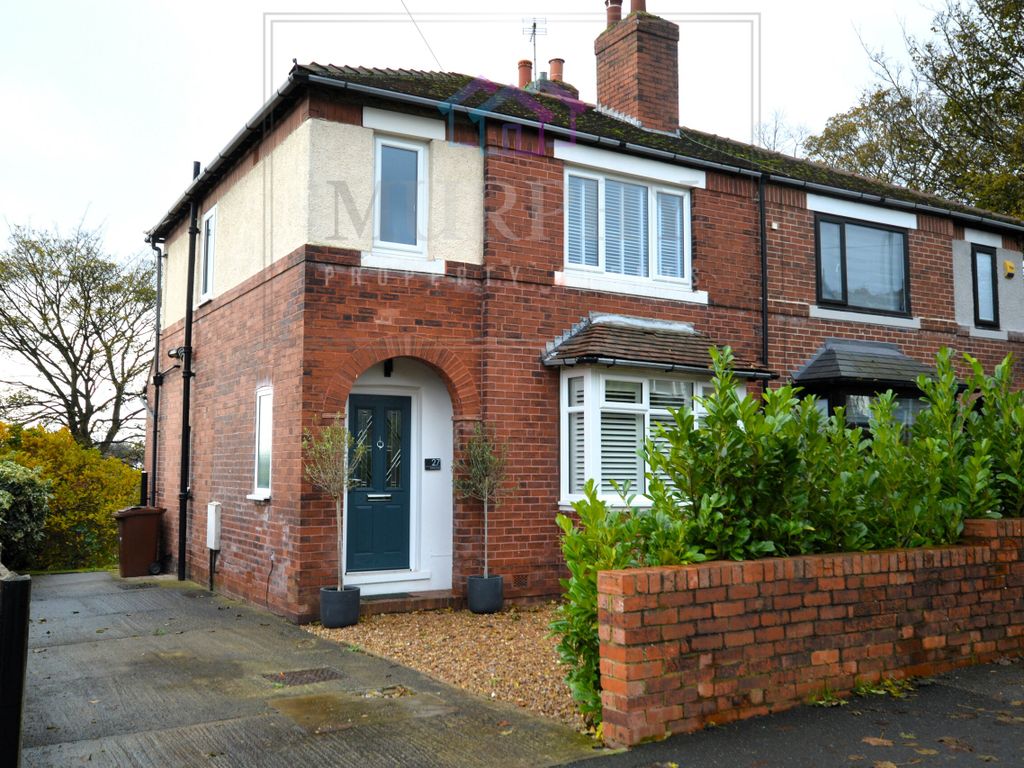 3 bed semidetached house for sale in Batley Road, Alverthorpe