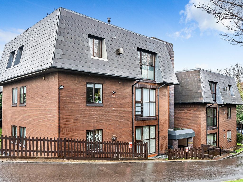 2 bed flat for sale in Greville Lodge, Broadhurst Avenue, Edgware