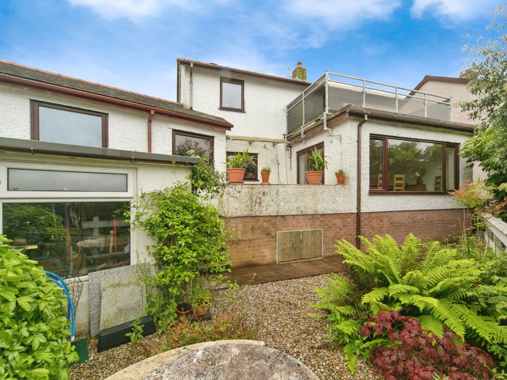 3 bed link detached house for sale in Bryn Y Mor, Y Felinheli, Gwynedd