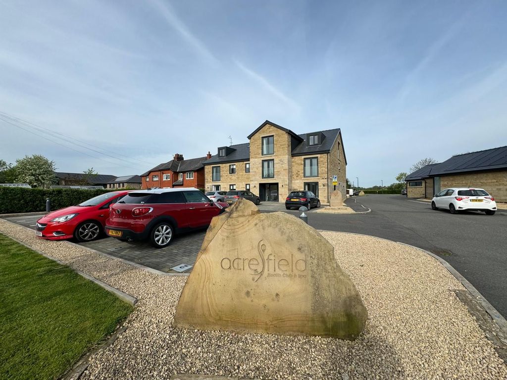 2 bed flat to rent in Garstang ByPass Road, Catterall, Preston PR3, £