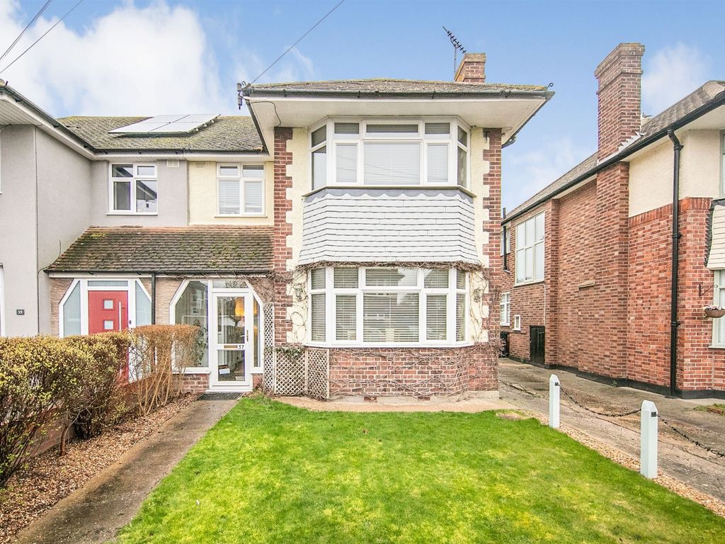 3 bed semidetached house for sale in Turpins Avenue, HollandOnSea