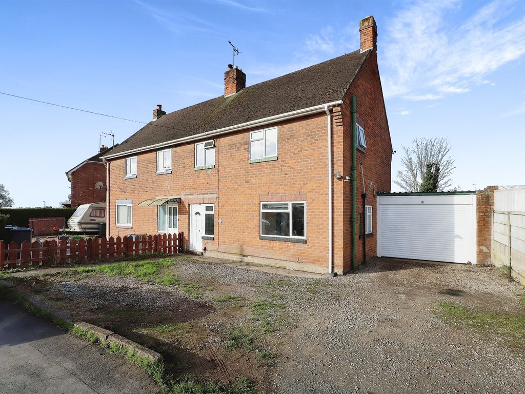 3 bed semidetached house for sale in Clifton Road, Kidderminster DY11