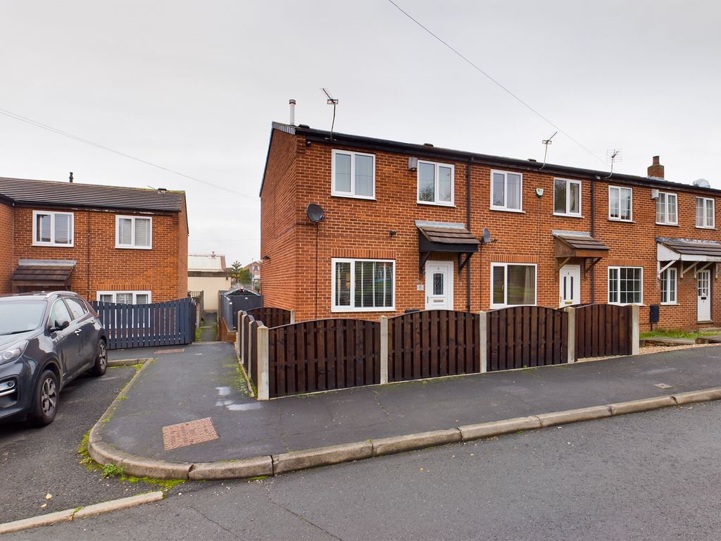 3 bed terraced house for sale in Gateways, Lofthouse, Wakefield WF1
