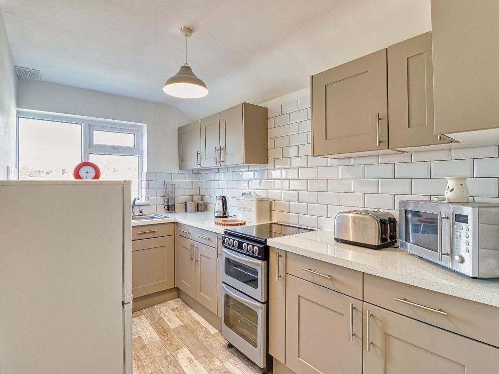 1 bed flat for sale in Regent Close, Horsforth, Leeds LS18 Zoopla