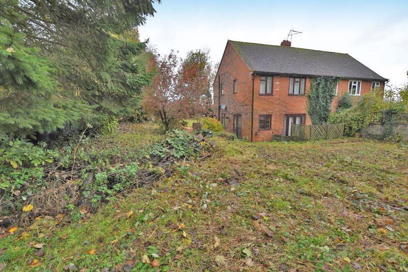 3 bed cottage for sale in Charlton Lane, West Farleigh, Maidstone ME15