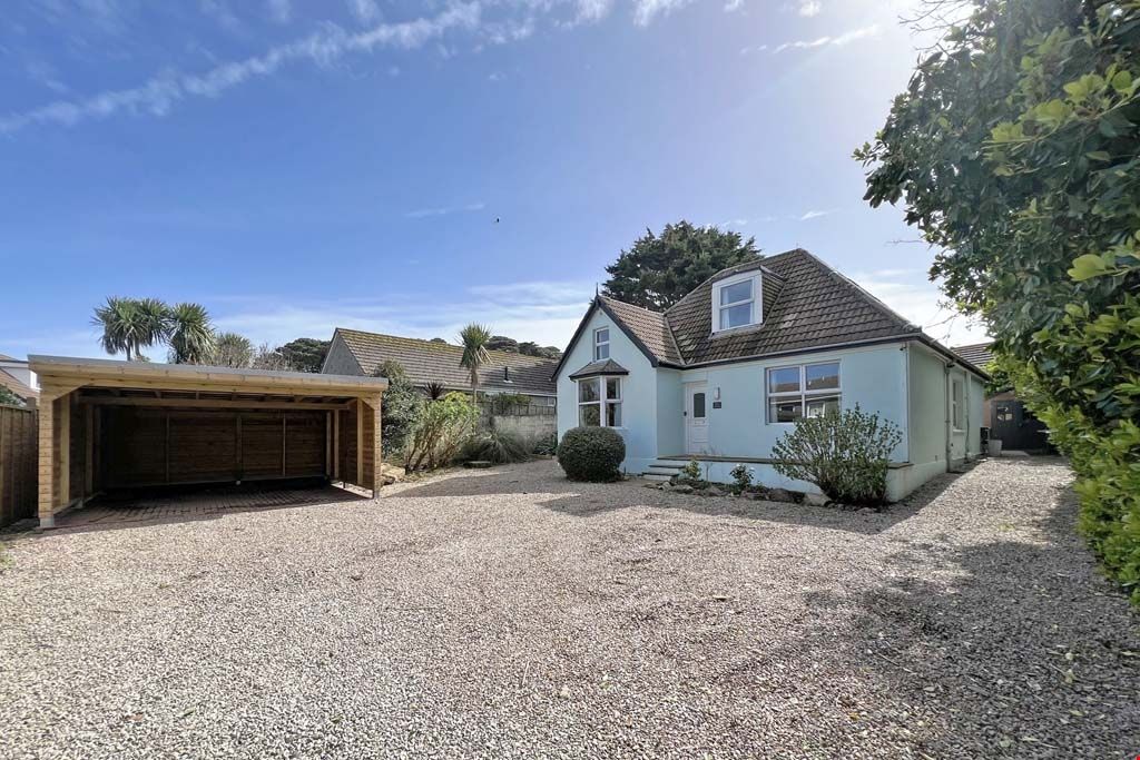 3 bed detached house for sale in Carbis Bay, St Ives, Cornwall TR26, £