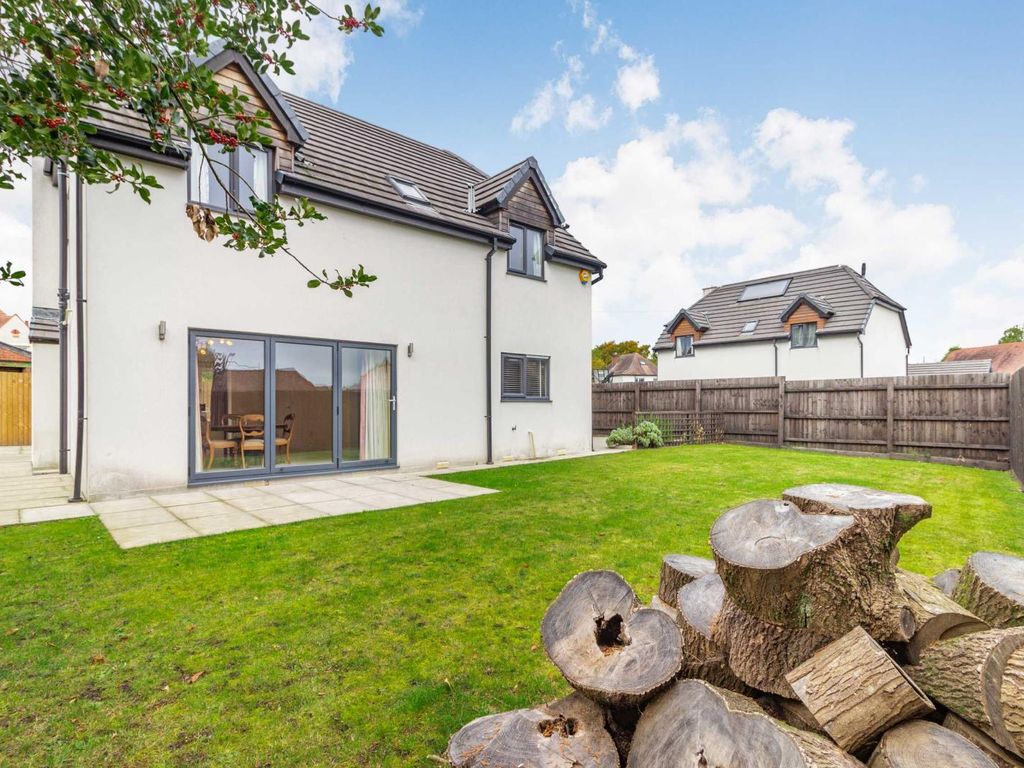 4 bed detached house for sale in Highcroft Road, AlltYrYn, Newport