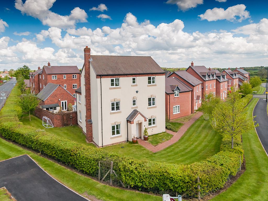 5 bed detached house to rent in Round House Park, Horsehay Telford TF4