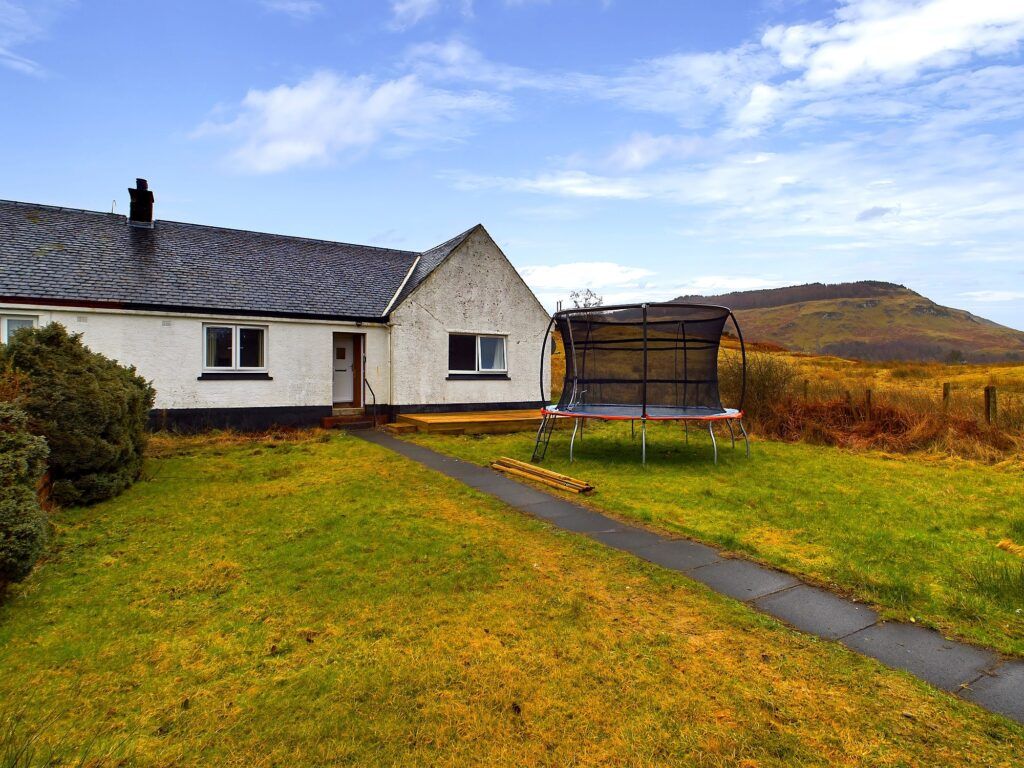 3 bed semidetached bungalow for sale in 4 Feochan Cottages, Kilmore