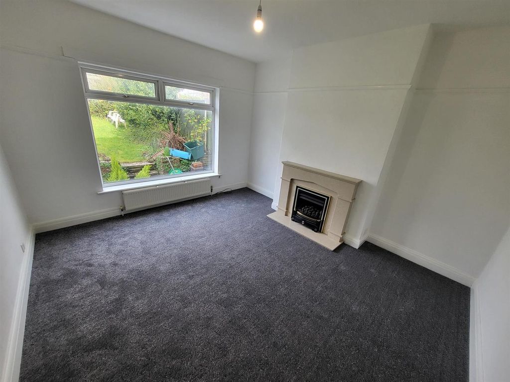 4 bed semidetached house to rent in Welsford Road, Bristol BS16, £