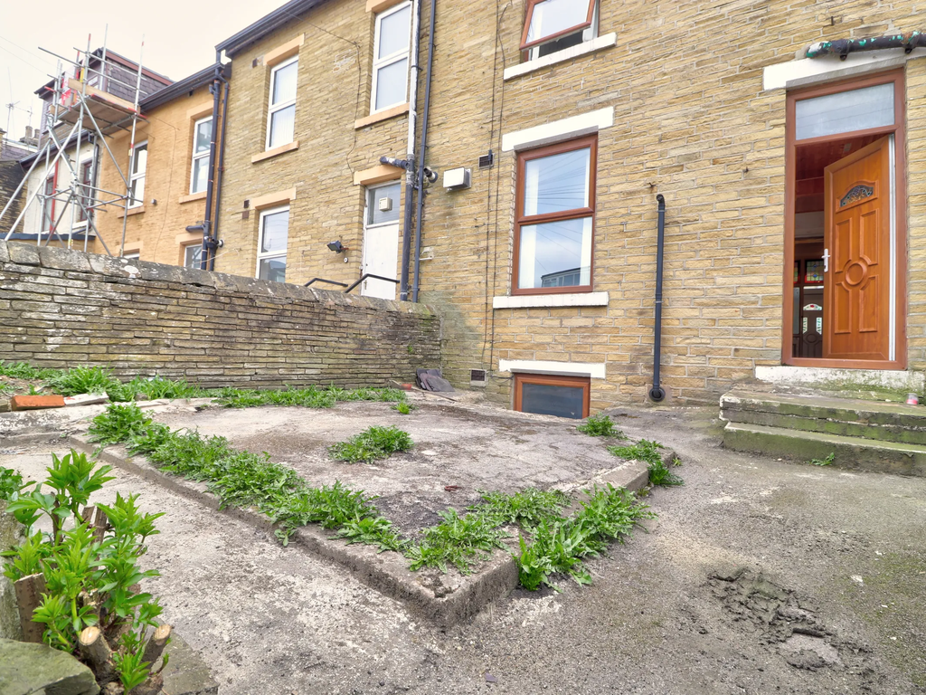 7 bed terraced house for sale in Laisteridge Lane, Bradford BD7