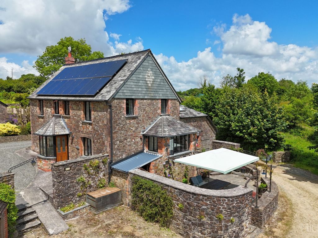 3 bed barn conversion for sale in Ashdene Court, Bradford, Holsworthy