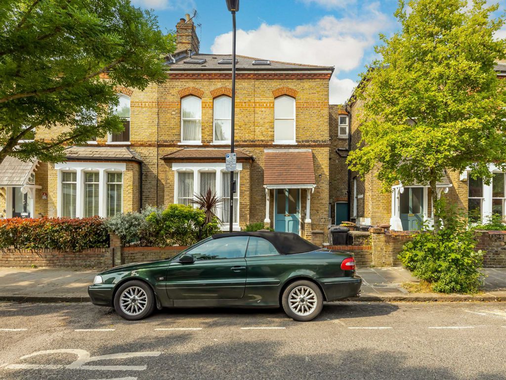 2 bed flat for sale in Finsbury Park Road, London N4, £675,000 Zoopla