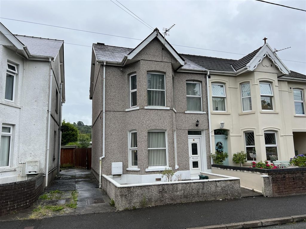3 bed semidetached house for sale in Heol Y Felin, Betws, Ammanford