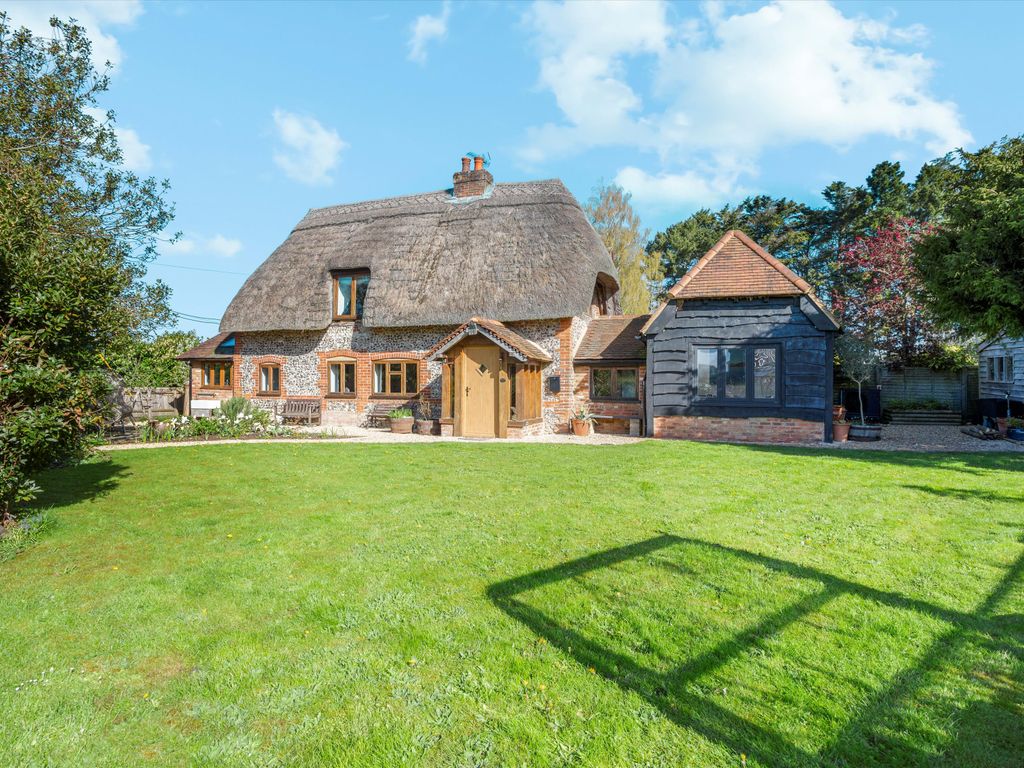 2 bed cottage for sale in Maccallum Road, Upper Enham, Andover