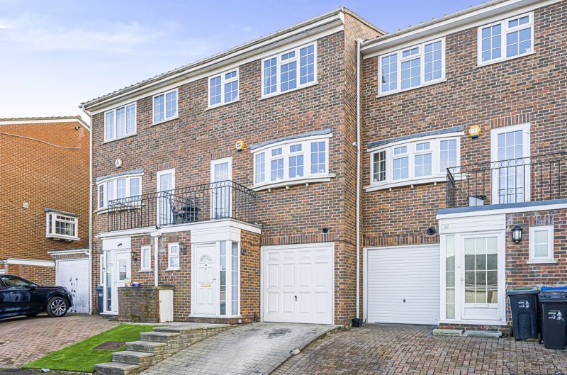 3 bed terraced house for sale in Hillview Close, Purley CR8 Zoopla