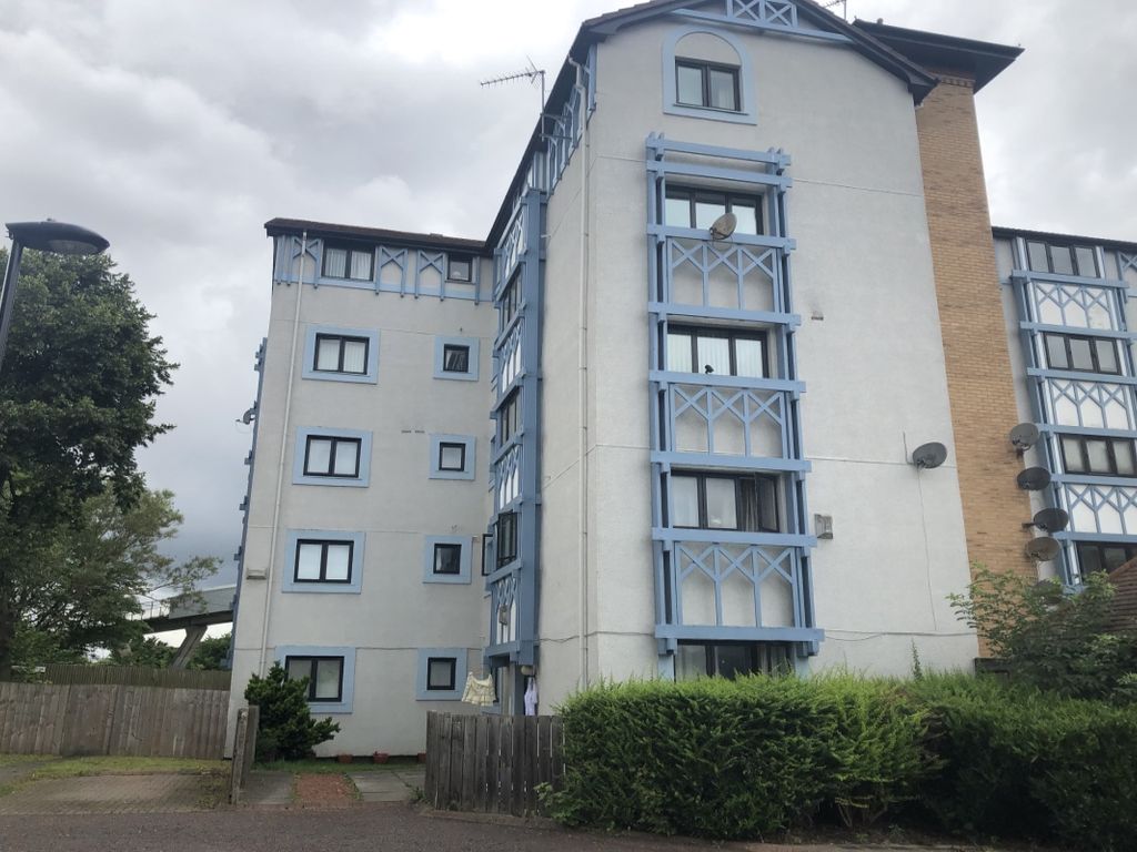 3 bed flat to rent in Witton Court, Fawdon, Newcastle Upon Tyne, Tyne
