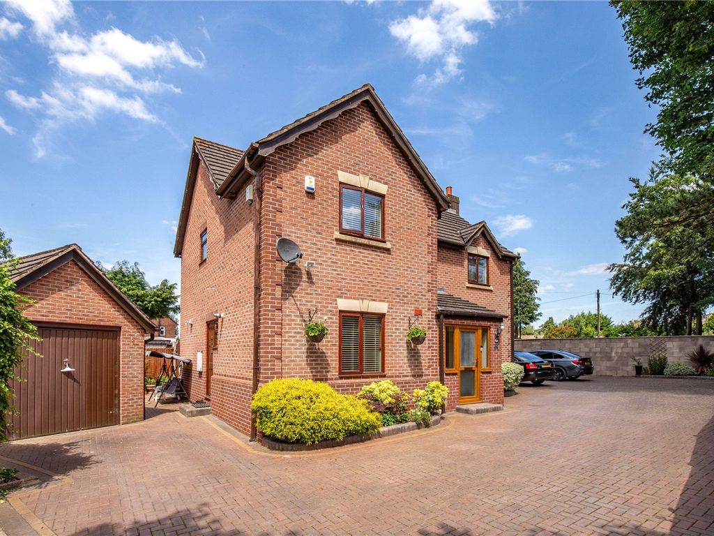 4 bed detached house for sale in Sterncourt Road, Frenchay, Bristol