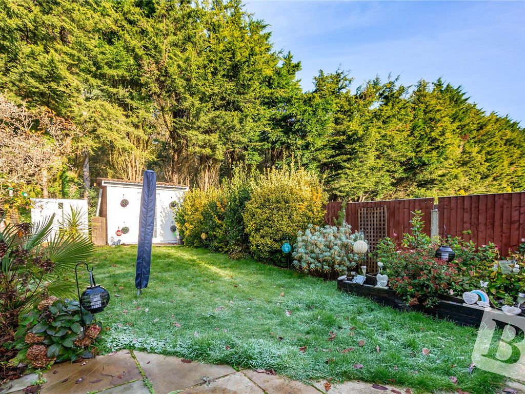 3 bed terraced house for sale in The Avenue, Frog Street, Kelvedon Hatch, Brentwood CM15, £