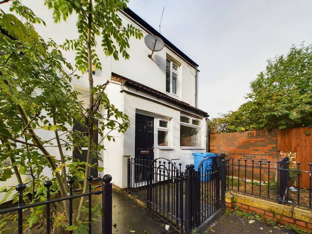 3 bed terraced house to rent in Beech Grove, Wellsted Street HU3, £650