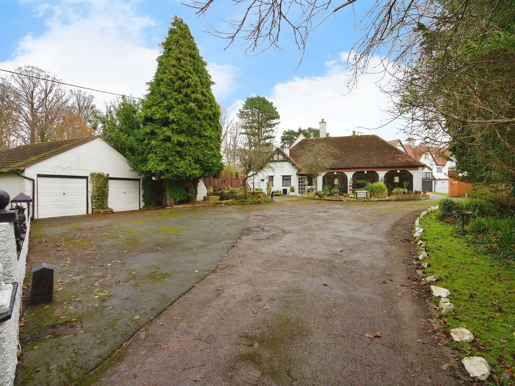 5 bed bungalow for sale in Swindon Road, Highworth, Swindon SN6, £700,000 Zoopla