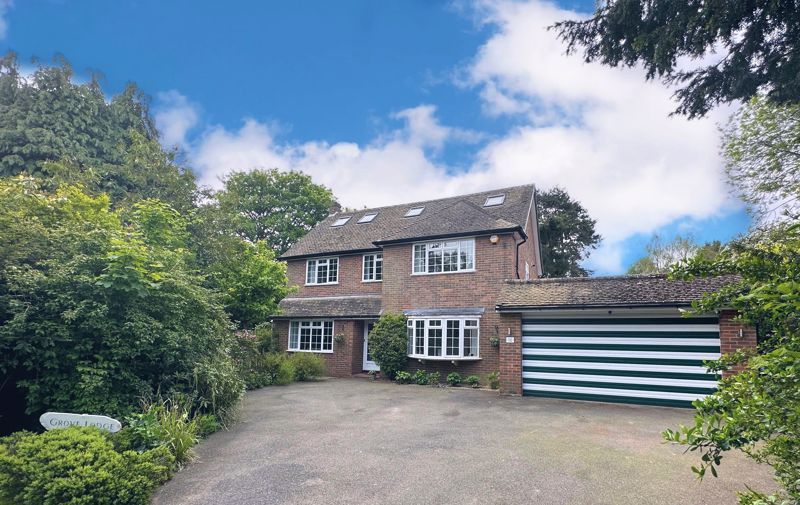 4 bed detached house for sale in Chapel Road, Tadworth KT20 Zoopla
