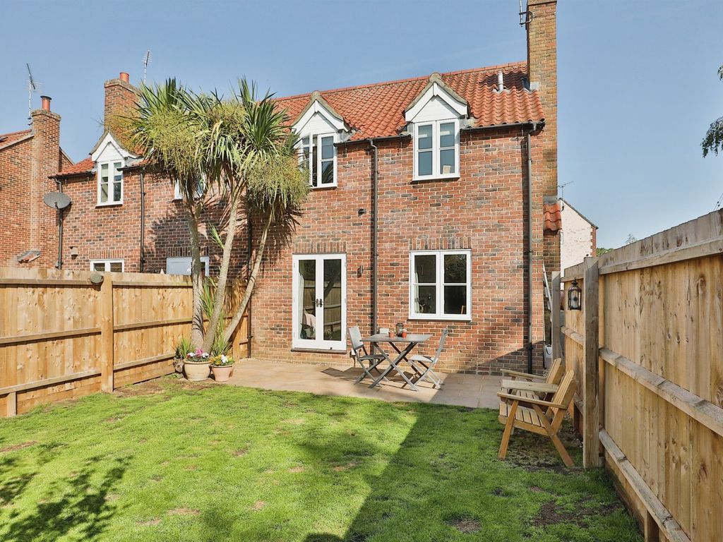 3 bed semidetached house for sale in Dereham Road, Colkirk, Fakenham