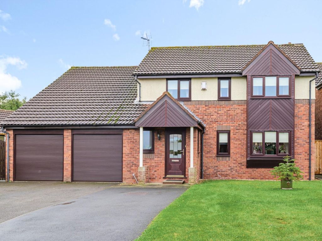 5 bed detached house for sale in St. James Drive, Northallerton, North
