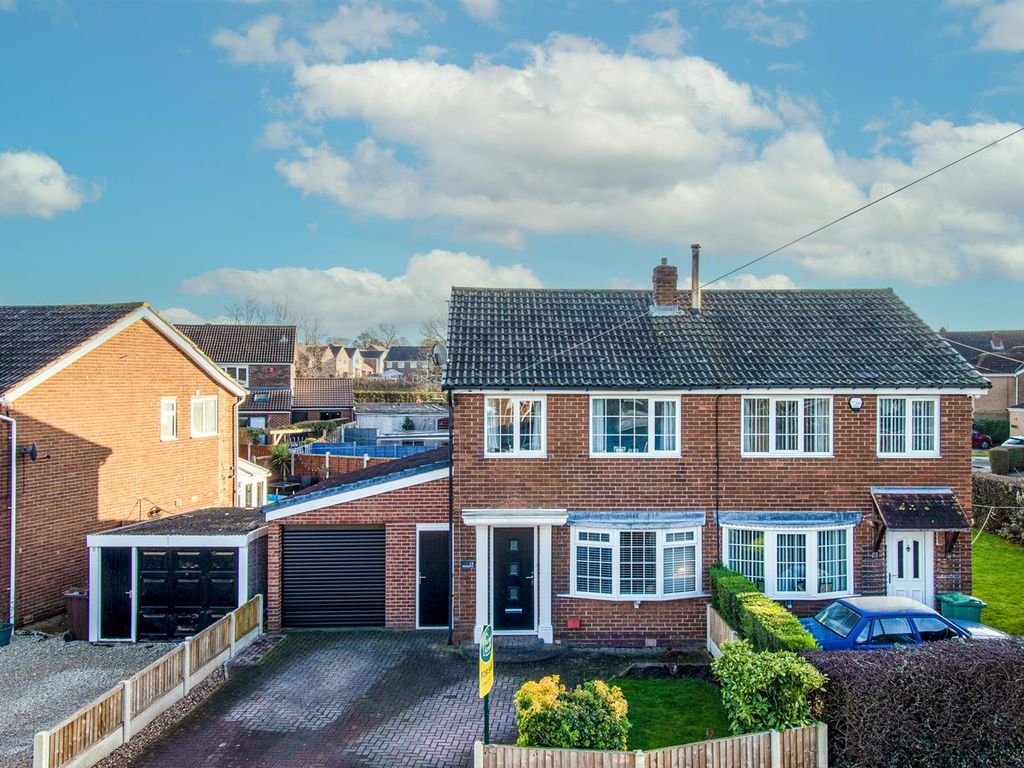3 bed semidetached house for sale in Brand Hill Drive, Crofton