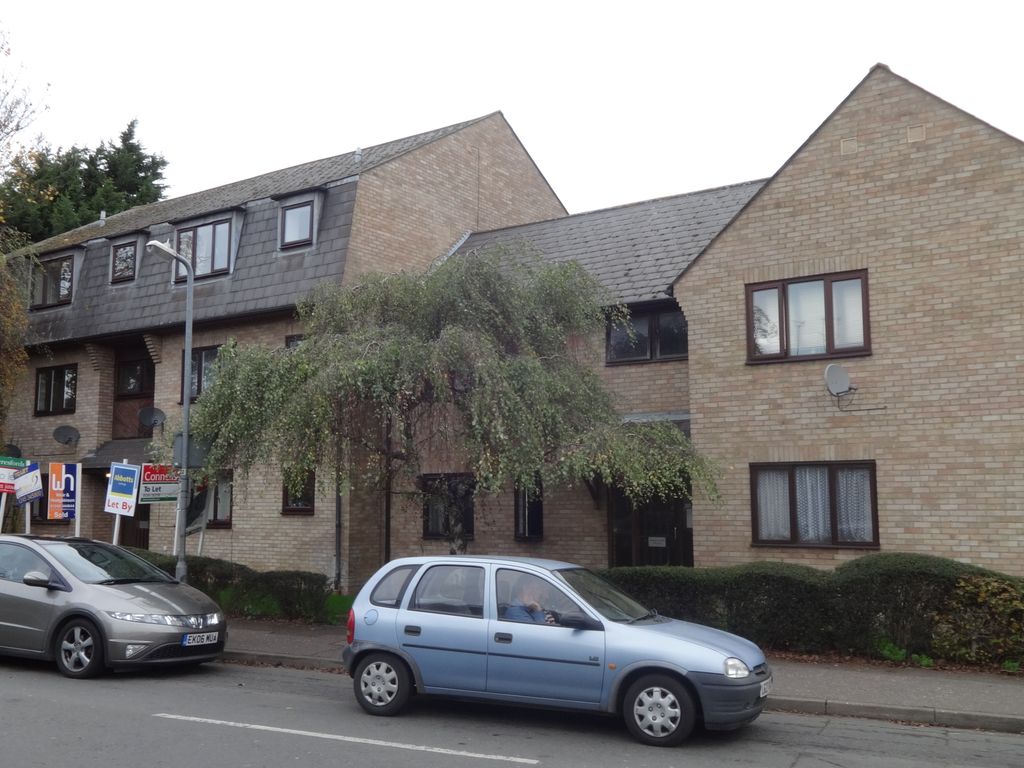 Studio to rent in Broomfield Road, Chelmsford CM1, £695 pcm Zoopla